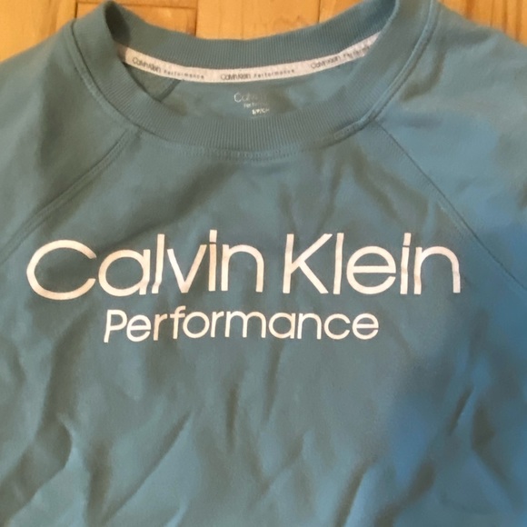 Calvin Klein Sweatshirt - Picture 2 of 2